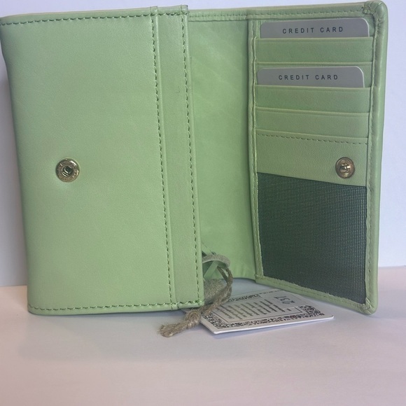 Handcrafted by Artisans Medium Woven Genuine Leather Bi-Fold Wallet. (D237) - Picture 6 of 7